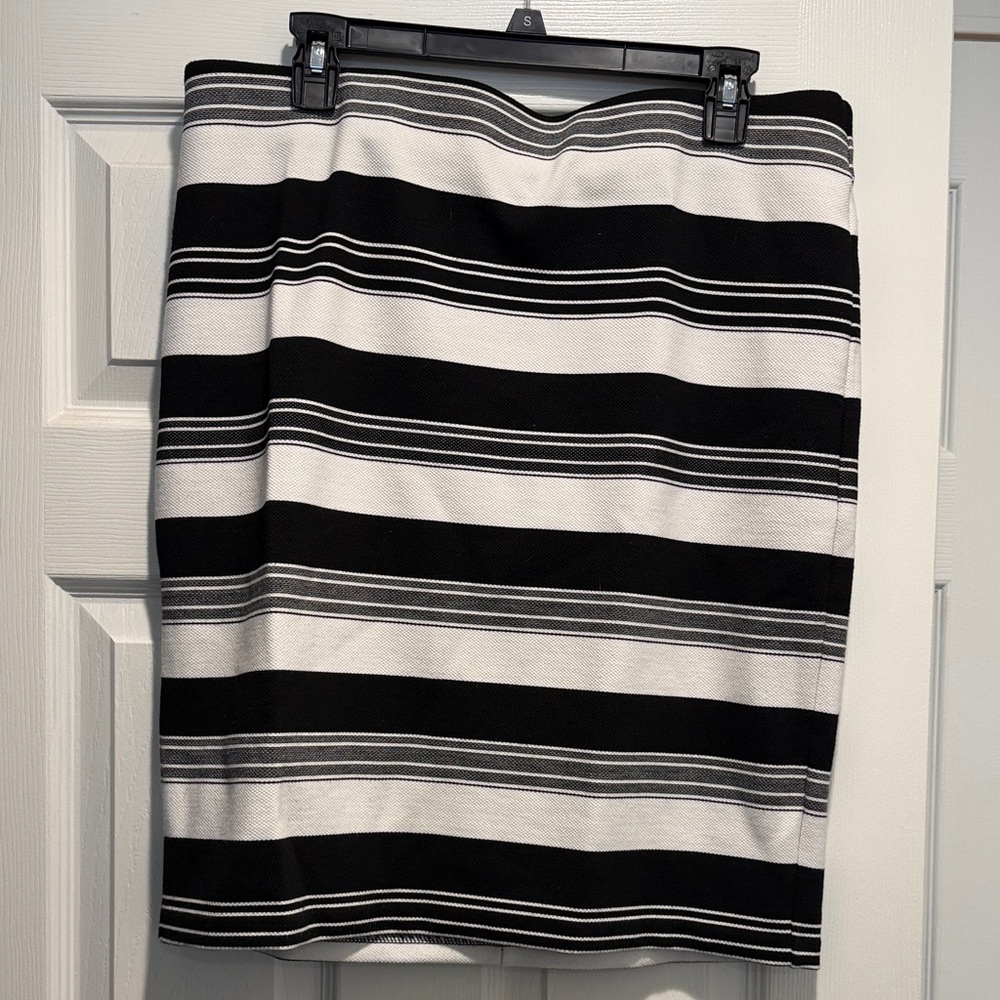 Roz & Ali Monochrome Striped Pencil Skirt